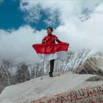 Inspiratif! Pendaki 'Disabilitas' Indonesia Taklukan Gunung Everest